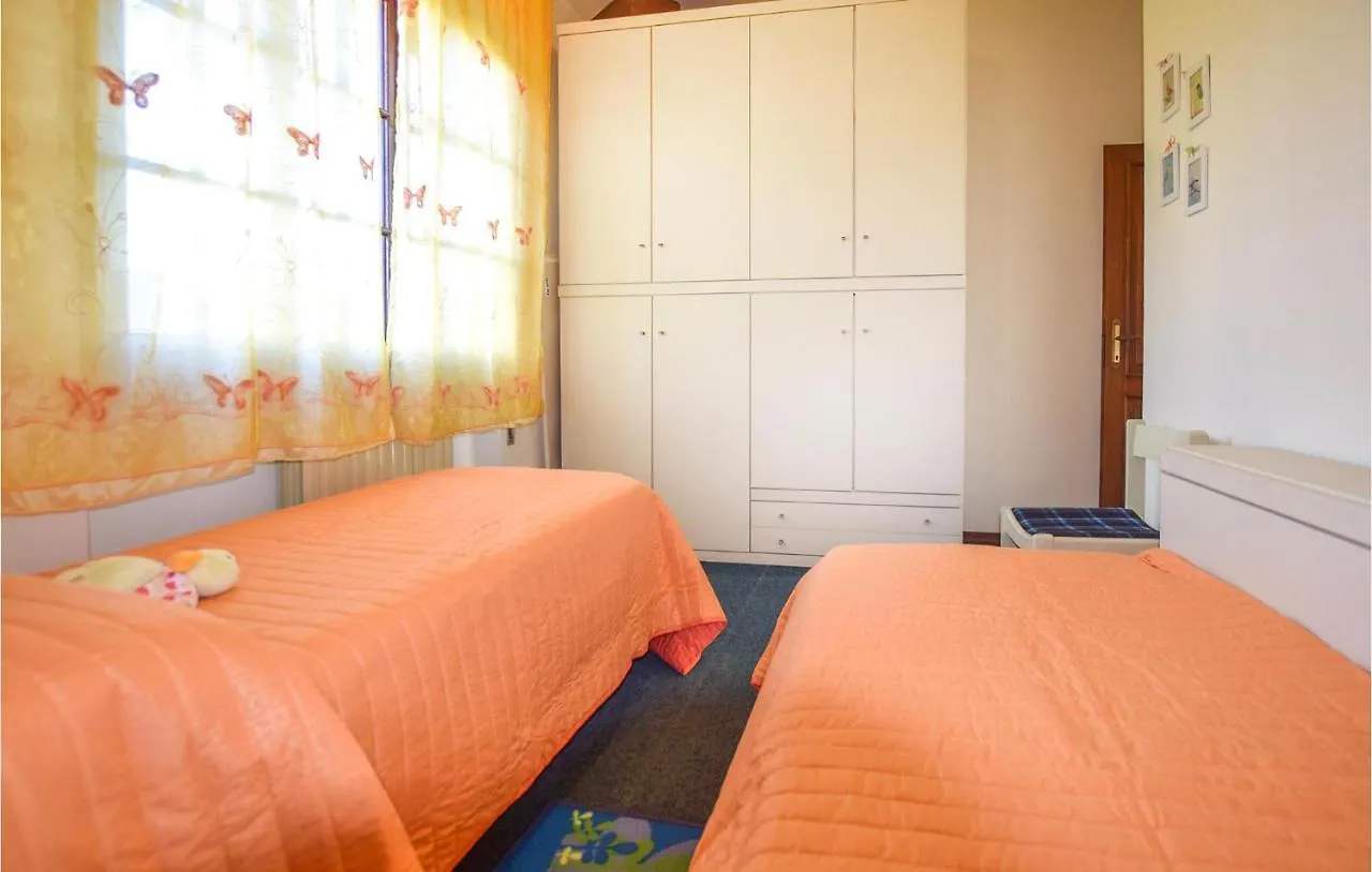 3 Bedroom Awesome Apartment In Capezzano Pianore איטליה