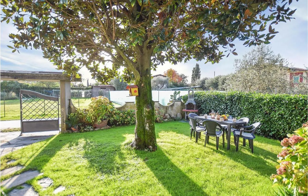 3 Bedroom Awesome Apartment In Capezzano Pianore